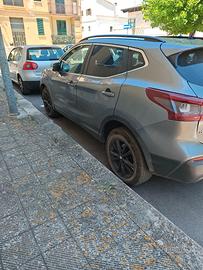 Nissan Qashqai 1500 turbo diesel cambio automatico
