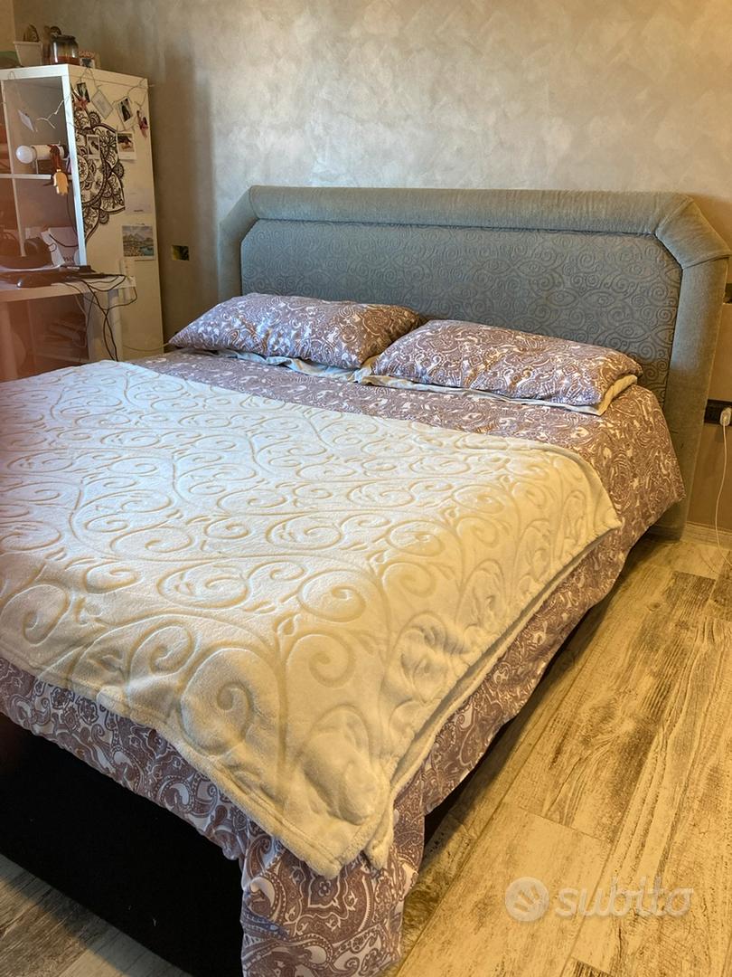 Letto matrimoniale con materasso e accessori - Arredamento e Casalinghi In  vendita a Siracusa