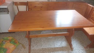 giro panca con tavolo e sedie