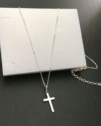 Collana con crocifisso in argento