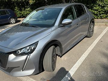 Peugeot 208 elettrica
