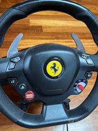 Volante con pedaliera