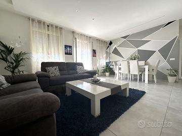 AMPIO APPARTAMENTO RISTRUTTURATO CON BOX IN CENTRO