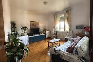 AMPIO APPARTAMENTO BICAMERE DA RISTRUTTURARE A VIC