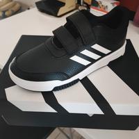 Scarpe Adidas nuove 