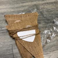 Banderine in juta stile rustico con cuori bianchi