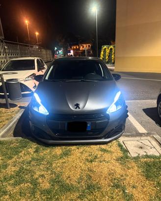 Peugeot 208 1.6 diesel *prezzo trattabile *