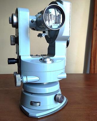 Teodolite Zeiss Th 42 ingegnere, con treppiede