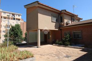 VILLA A SCHIERA A CAMPOBASSO