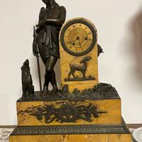 Orologio in marmo e bronzo