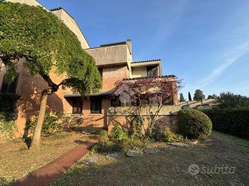 VILLA A SCHIERA A SCHIO