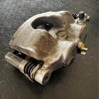 Pinza freno sinistra Nissan Navara D40
