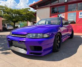 Nissan skyline r33 gts