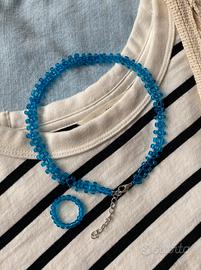 collana con anello di perle blu