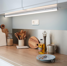 REGLETTE LUCE PIANO CUCINA
