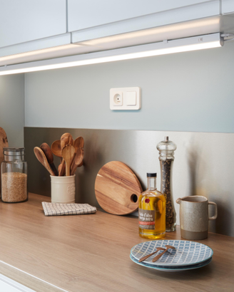 REGLETTE LUCE PIANO CUCINA