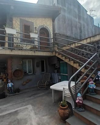 Rif.FF93- casa ind. nicolosi