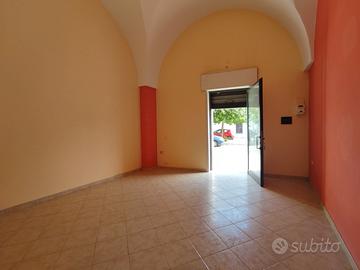 Ufficio piano terra con scoperto