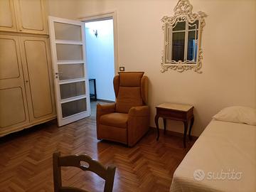 Vomero Affitta una camera singola molto spaziosa