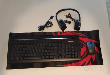 Set per PC con tastiera, mouse, cuffie e tappetino