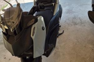 YAMAHA XMAX 300 TECH