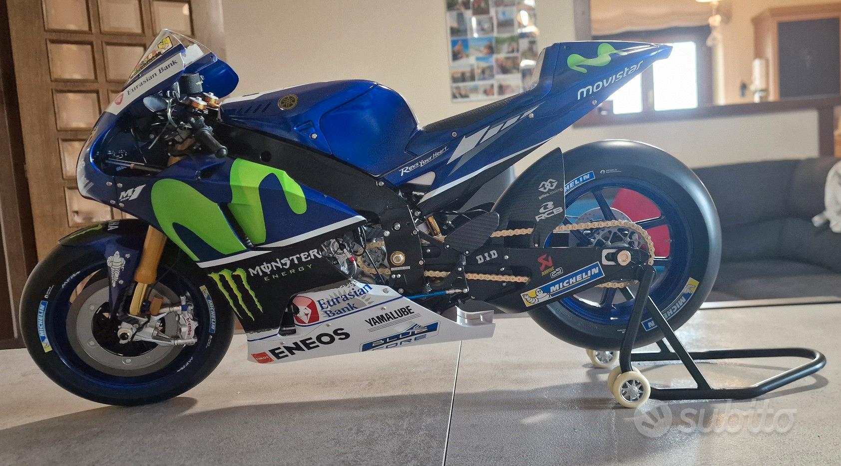 Moto Yamaha YZR-M1 1:4 DeAgostini Valentino Rossi Collezionismo