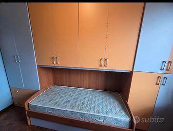 armadio a ponte in buone condizioni 