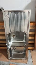 Lavandino a doppia vasca 