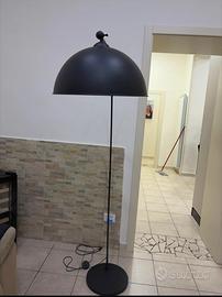 Lampada da terra Lindby nera stile industriale