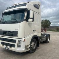 Trattore stradale FH 16 550 con disco