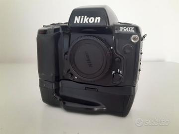 Nikon F90x + impugnatura verticale MB10