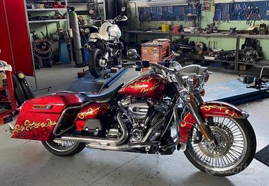 Harley-davidson Touring Road King Chicano