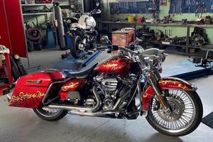 Harley-davidson Touring Road King Chicano