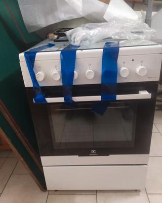 Cucina gas 4 fuochi con forno elettrico