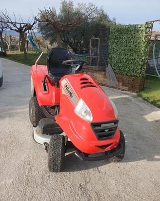 trattorino taglierba Oleo-Mac