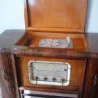 Mobile bar radio e giradischi 