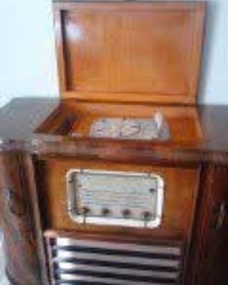 Mobile bar radio e giradischi 