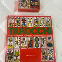 Libro e carte Tarocch   1982