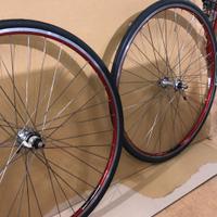 Coppia ruote corsa Campagnolo/Ambrosio
