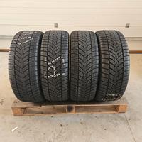  4 gomme Goodyear 235 55 18 invernali