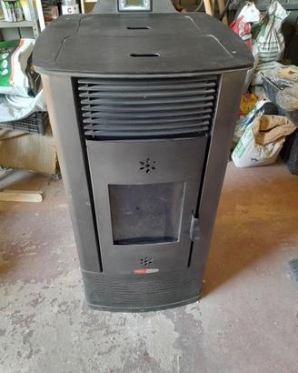 Idrostufa a pallet 24 kw marca MBZ