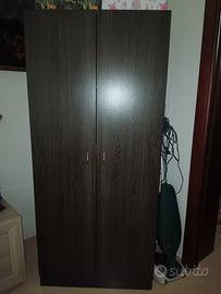 armadio a due ante grigio scuro 