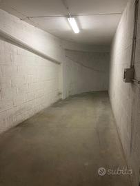 Box 16 mq zona Appia Nuova