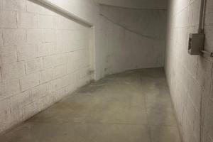 Box 16 mq zona Appia Nuova