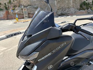 Scooter Yamaha X Max 250 MOMODESIGN