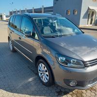 touran 1.4 tsi metano anno 2013  con gancio traino