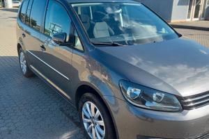 touran 1.4 tsi metano anno 2013  con gancio traino