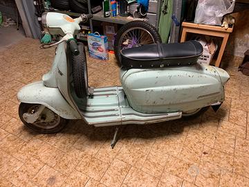Lambretta LD 125 con targa