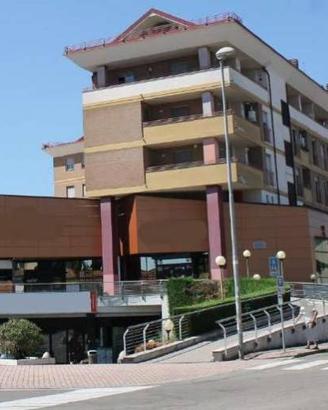 Negozio a Cesano Maderno, 2 locali