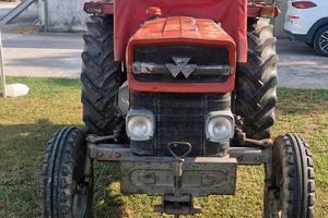 Trattore agricol0 Massey Ferguson 135 Special 